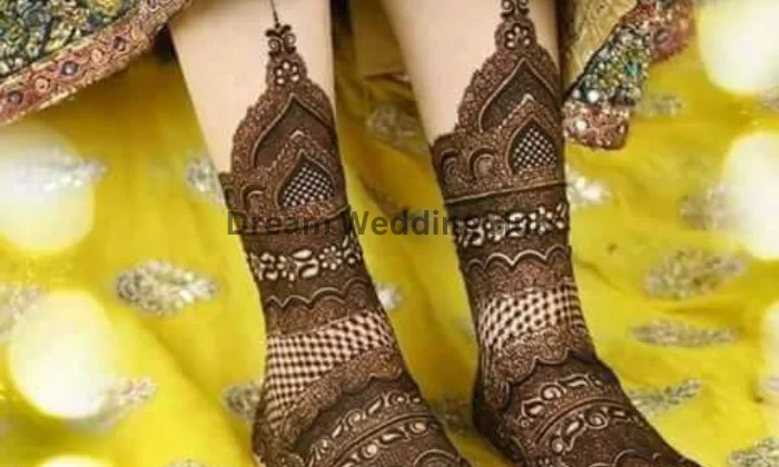 Vishnu mehandi art kullu manali point